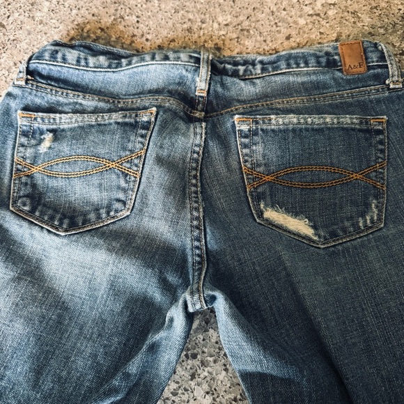 Abercrombie & Fitch Blue Straight Leg Jeans - Size 2R โญ๐ - Picture 4 of 6